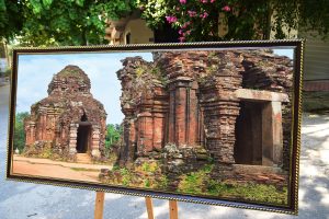 phong-canh-viet-nam-tl2347-kt07-chat-luong-cao-mau-sac-net-ben-dep-phong-khach-sang-trong-phong-ngu-khung-tranh-tan-co-dien-vang-gold-5cm