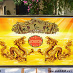 tranh-treo-tuong-phong-tho-gia-tien-tl2764-kt07-chat-luong-cao-mau-sac-net-ben-dep-khung-tranh-hoa-van-ban-5cm