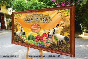 tranh-treo-tuong-phong-tho-gia-tien-tl2766-kt07-chat-luong-cao-mau-sac-net-ben-dep-khung-tranh-van-go-ban-9cm