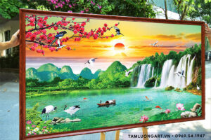 tranh-treo-tuong-son-thuy-huu-tinh-tl2329-kt07-chat-luong-cao-mau-sac-net-ben-dep-khung-tranh-van-go-ban-5cm