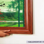 tranh-treo-tuong-son-thuy-huu-tinh-tl3247-kt07-chat-luong-cao-mau-sac-net-ben-dep-goc-khung-tranh-chi-tiet