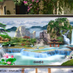 tranh-treo-tuong-son-thuy-huu-tinh-tl3328-kt07-chat-luong-cao-mau-sac-net-ben-dep-khung-tranh-hoa-van-ban-5cm