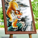 tranh-treo-tuong-tranh-manh-ho-tl3698-kt07-doctranh-treo-tuong-chat-luong-cao-mau-sac-net-ben-dep-phong-khach-sang-trong